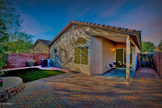15703 N 33rd Pl Phoenix, AZ 85032 photo 2