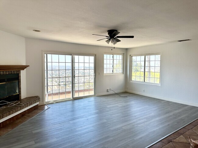 9423 Eucalyptus St Spring Valley, CA 91977 photo 5