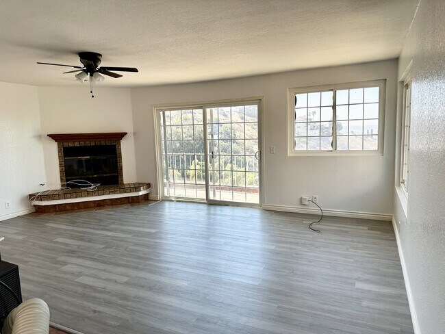 9423 Eucalyptus St Spring Valley, CA 91977 photo 4