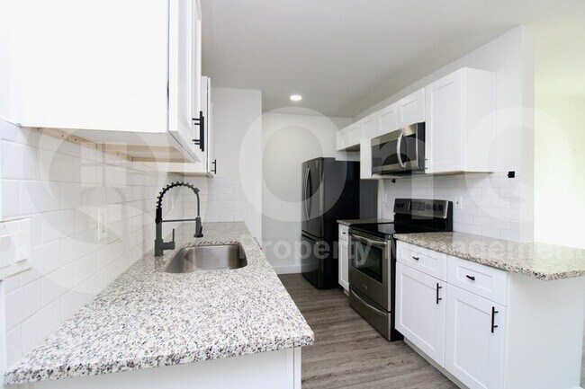 4211 E Palm Ln Phoenix, AZ 85008 photo 4