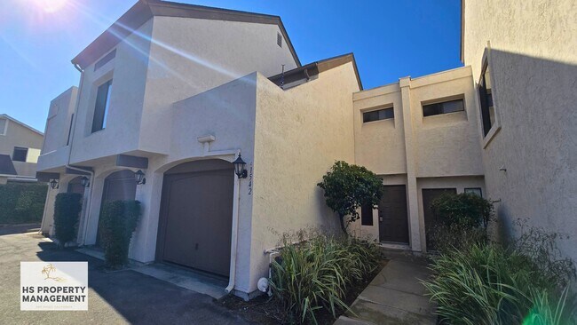 1542 Granite Hills Dr El Cajon, CA 92019