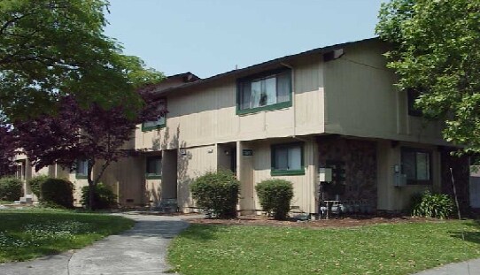 Bridgit Townhomes photo 2