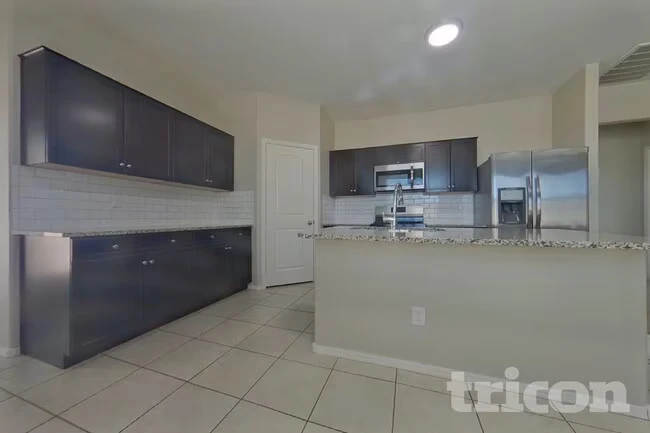 29300 W Clarendon Ave Buckeye, AZ 85396 photo 4