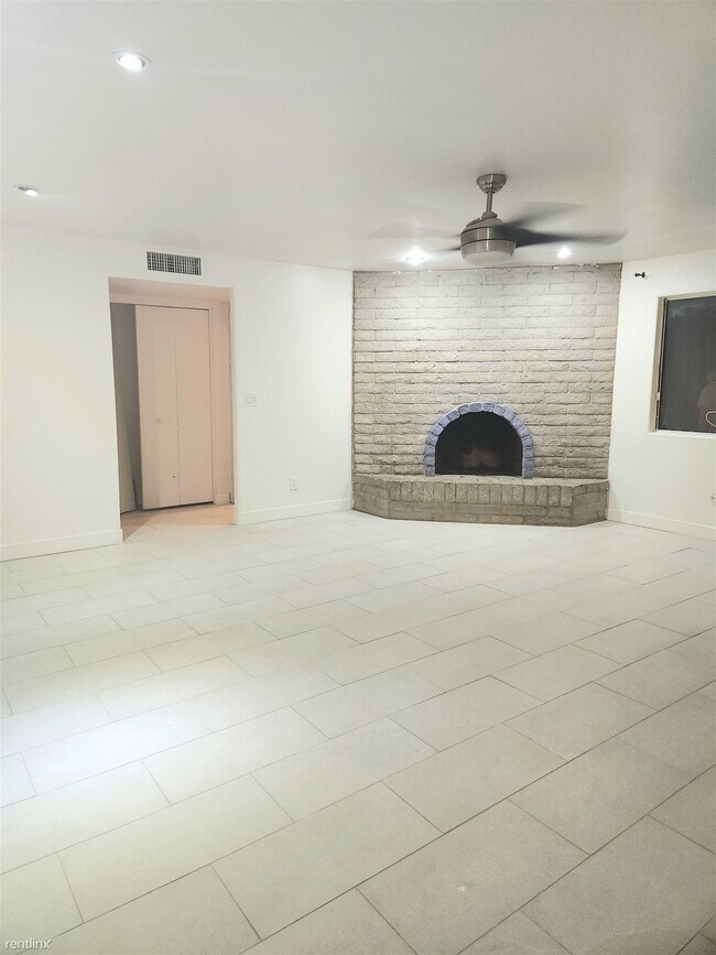 5035 W Columbine Dr Glendale, AZ 85304 photo 3