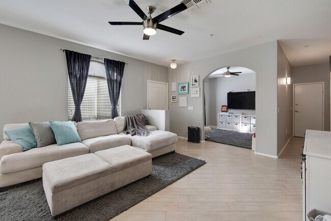 2250 E Deer Valley Rd Phoenix, AZ 85024 photo 4