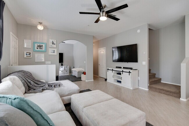 2250 E Deer Valley Rd Phoenix, AZ 85024 photo 5