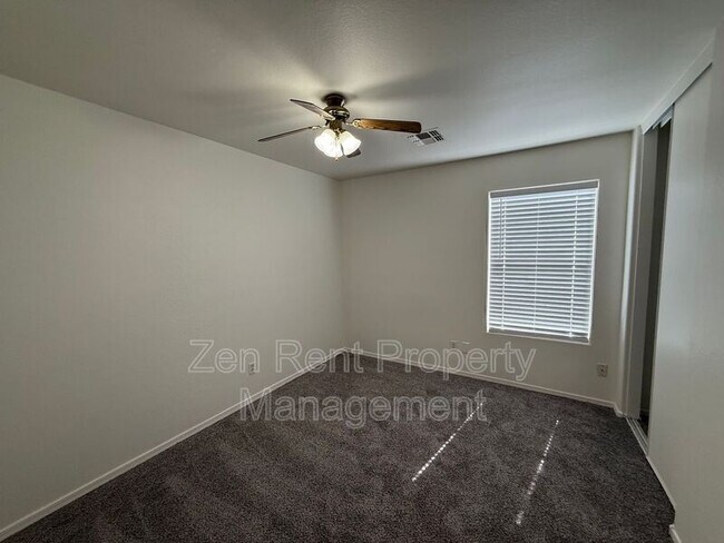 1905 E Silversmith Trail San Tan Valley, AZ 85143 photo 5
