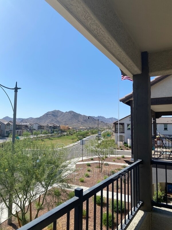 1721 N Marketside Ave Buckeye, AZ 85396 photo 4