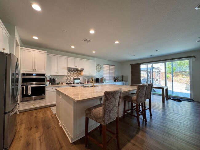 38226 Old Creek Ct Murrieta, CA 92563 photo 4