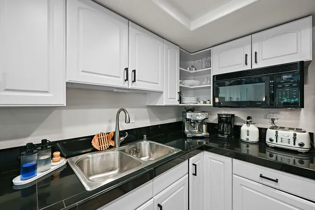 7525 Jerez Ct Carlsbad, CA 92009 photo 5