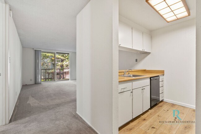 2206 Shelter Creek Ln San Bruno, CA 94066