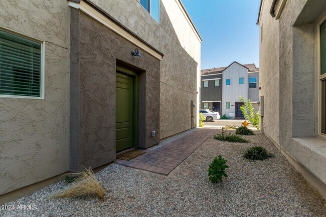 2268 W Laurie Ln Phoenix, AZ 85021 photo 4
