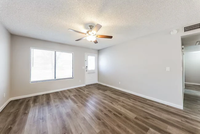 18417 N 55th Dr Glendale, AZ 85308 photo 4