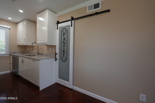 6045 N 79th St Scottsdale, AZ 85250 photo 3