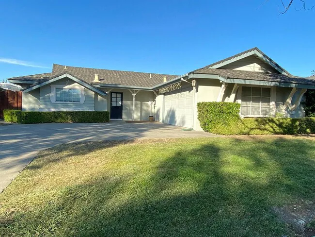 5564 Yale Dr photo 3