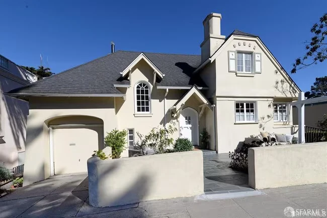 65 Castenada Ave photo 4