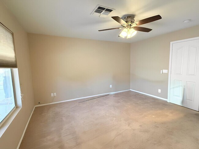 4762 W Taro Dr Glendale, AZ 85308 photo 2