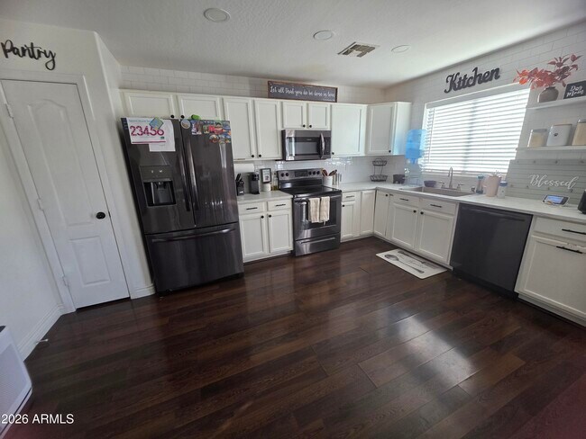 5266 S 236th Ave Buckeye, AZ 85326 photo 4