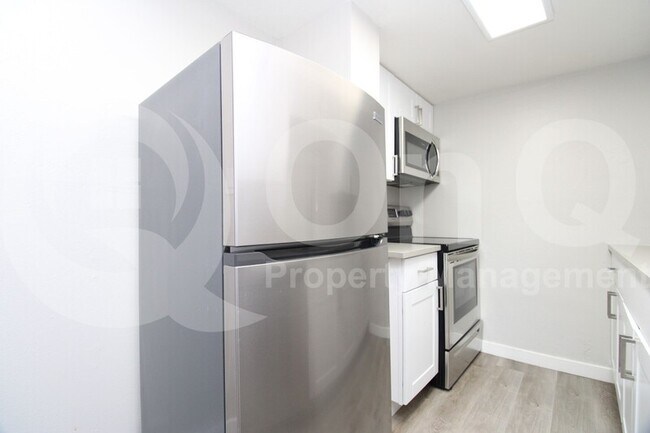 44 E Roanoke Ave Phoenix, AZ 85012 photo 3