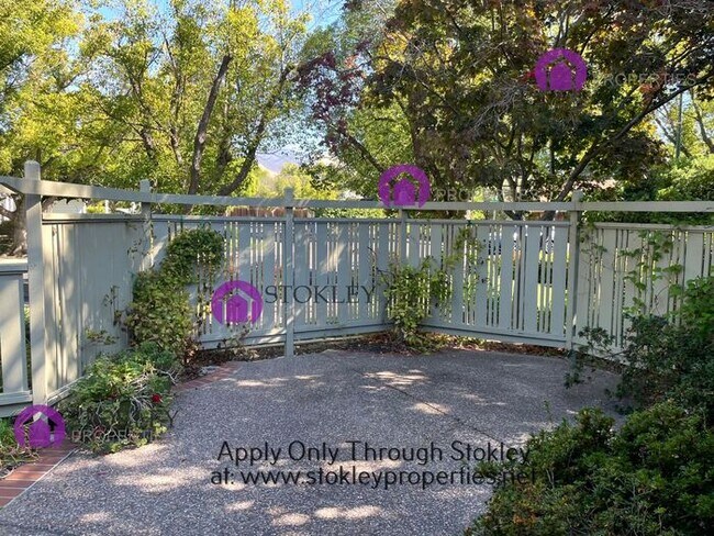 823 Wiget Lane photo 3