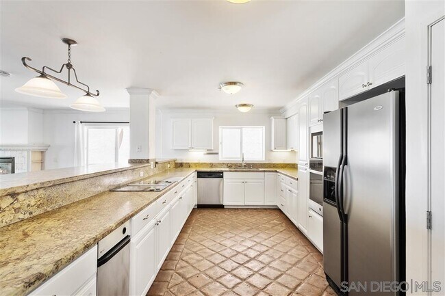 1456 Seacoast Dr Imperial Beach, CA 91932 photo 4