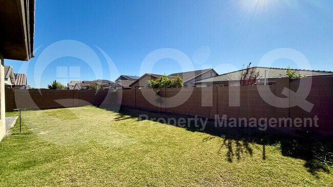 14419 W Charter Oak Rd Surprise, AZ 85379 photo 4