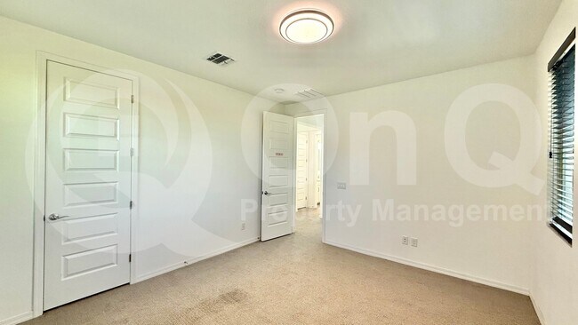 14419 W Charter Oak Rd Surprise, AZ 85379 photo 5