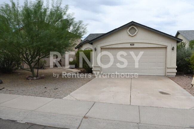 Ideal 3 Br 2 Ba 2 Car Garage Home Near The 51 And Union Hills In Phoenix photo 3
