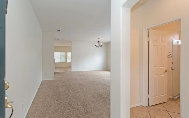 2159 Island Shore Way San Marcos, CA 92078 photo 2