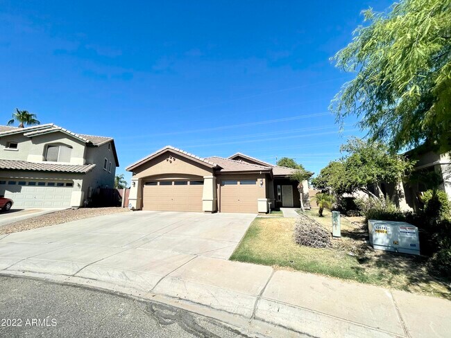 21 N 122nd Ave Avondale, AZ 85323 photo 2