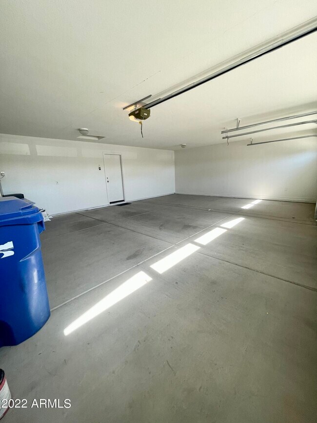 21 N 122nd Ave Avondale, AZ 85323 photo 4