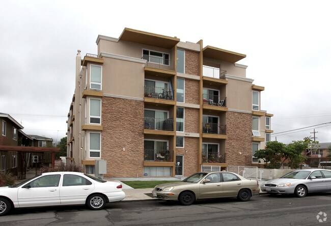 Illinois Street Apartments photo 2