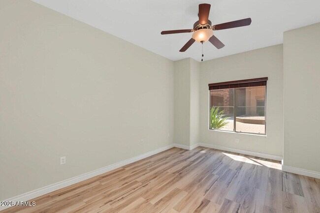 5350 E Deer Valley Dr Phoenix, AZ 85054 photo 3