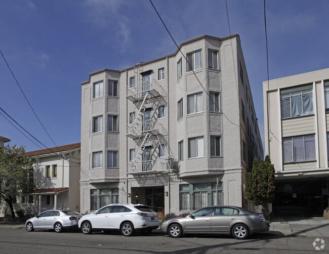 Third Avenue Apartments photo 2
