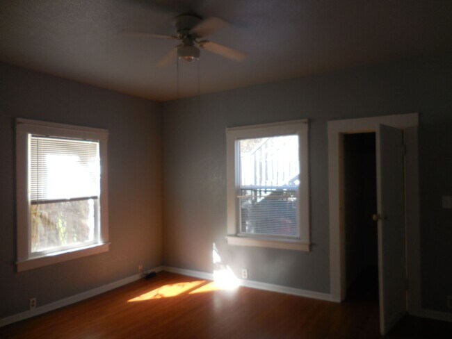 301 Santa Clara Ave Rio Vista, CA 94571 photo 4
