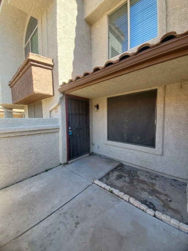 839 S Westwood Mesa, AZ 85210 photo 3