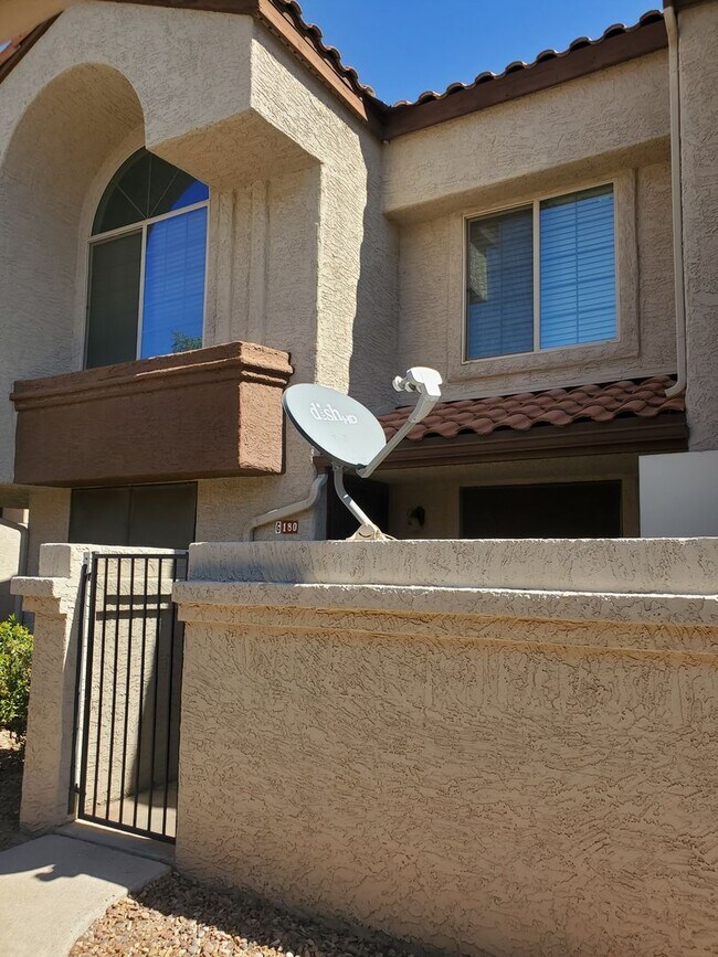 839 S Westwood Mesa, AZ 85210 photo 2