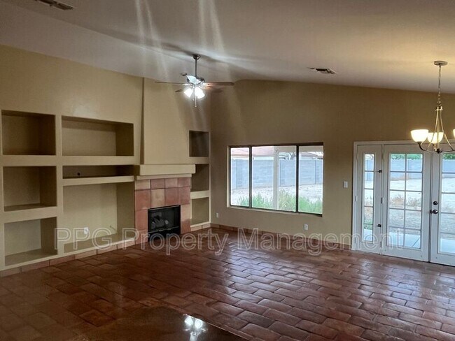 14930 N Gil Balcome Ct Surprise, AZ 85379 photo 4