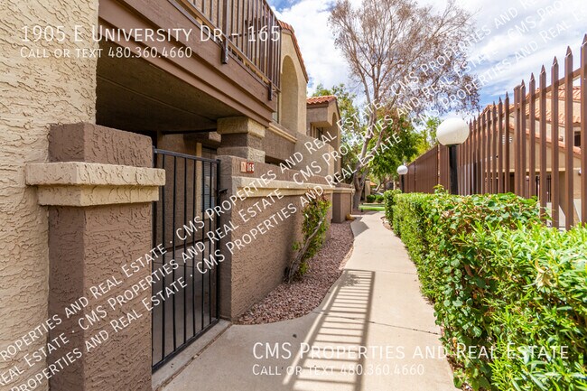 Papago Park Village 2 photo 4