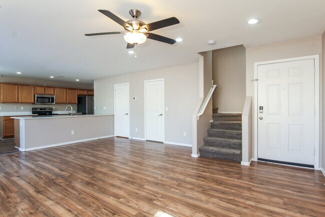 5804 S 10th Dr Phoenix, AZ 85041 photo 5