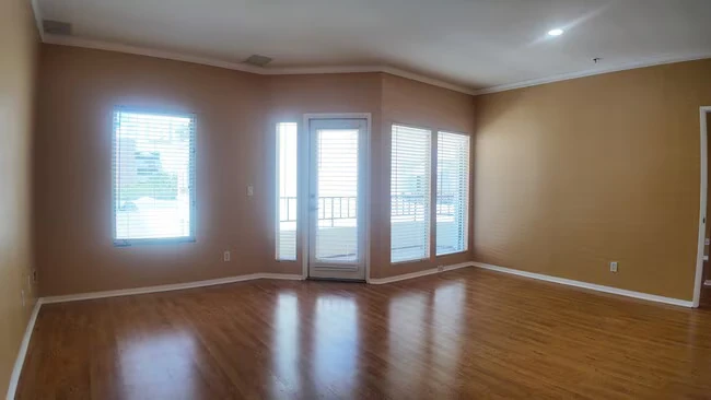 655 Columbia St San Diego, CA 92101 photo 4