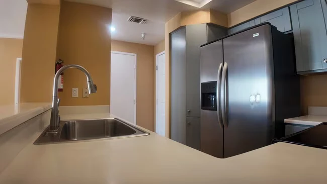 655 Columbia St San Diego, CA 92101 photo 2