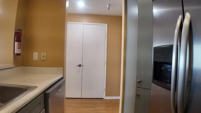 655 Columbia St San Diego, CA 92101 photo 5