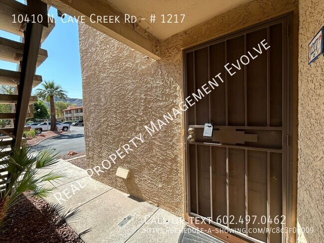 10410 N Cave Creek Rd Phoenix, AZ 85020 photo 3