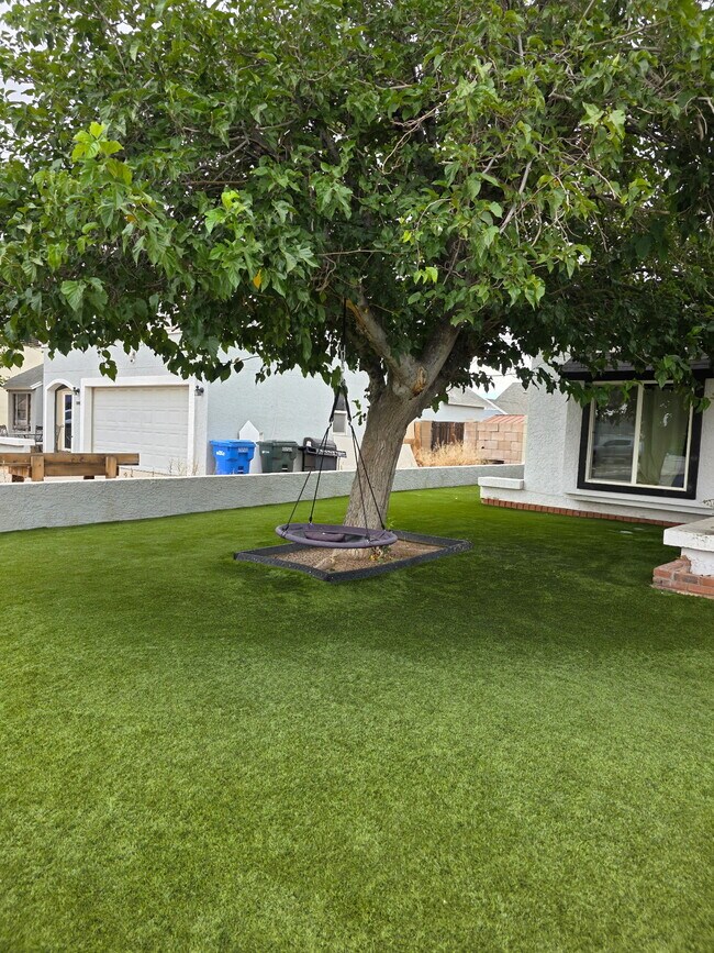 8760 W Hazelwood St Phoenix, AZ 85037 photo 4