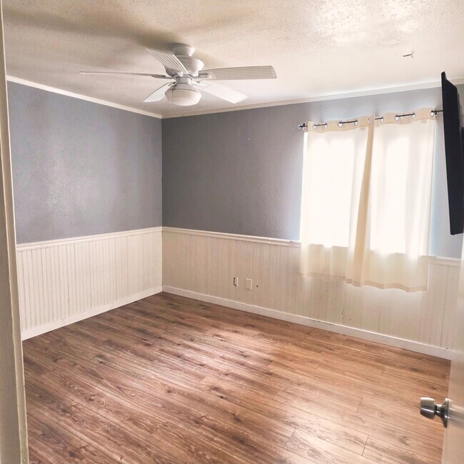 8760 W Hazelwood St Phoenix, AZ 85037 photo 3