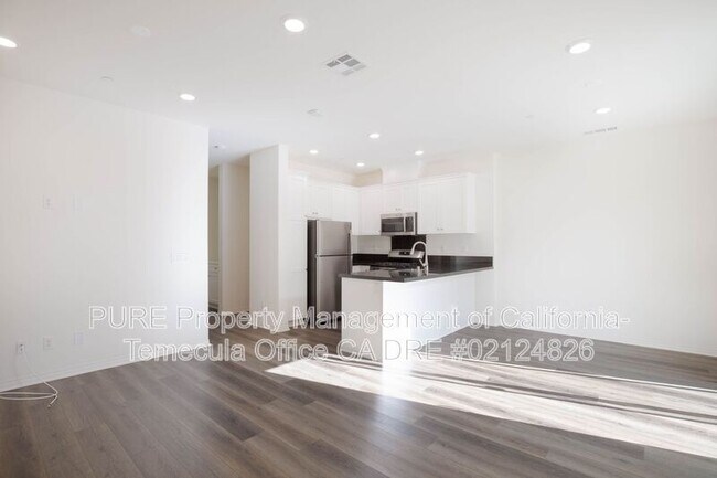 41964 Rondo St Murrieta, CA 92562 photo 2