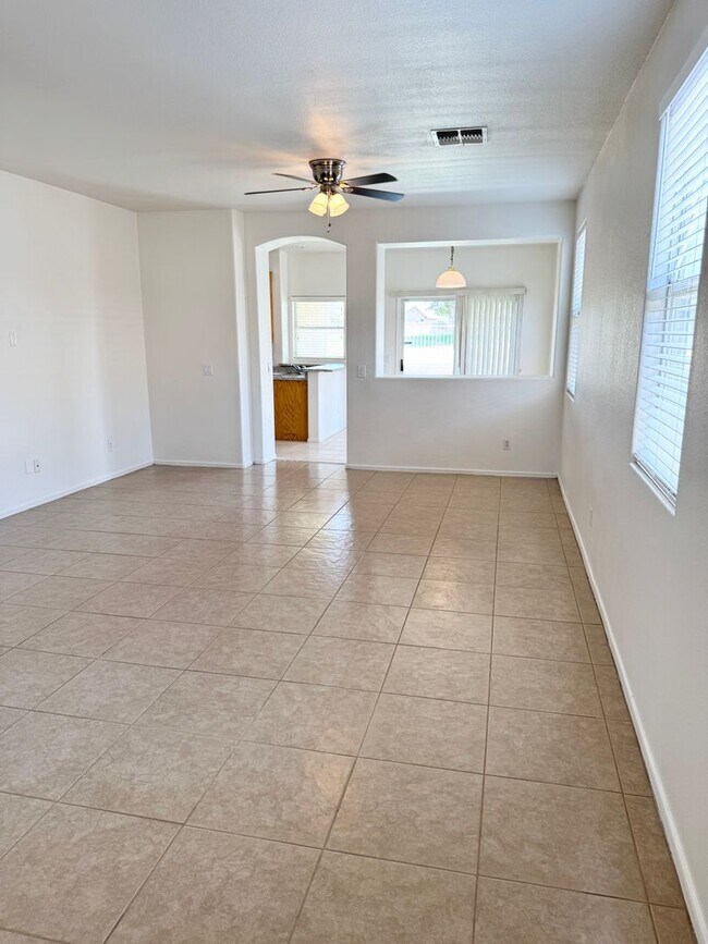 19 S 119th Ave Avondale, AZ 85323 photo 3