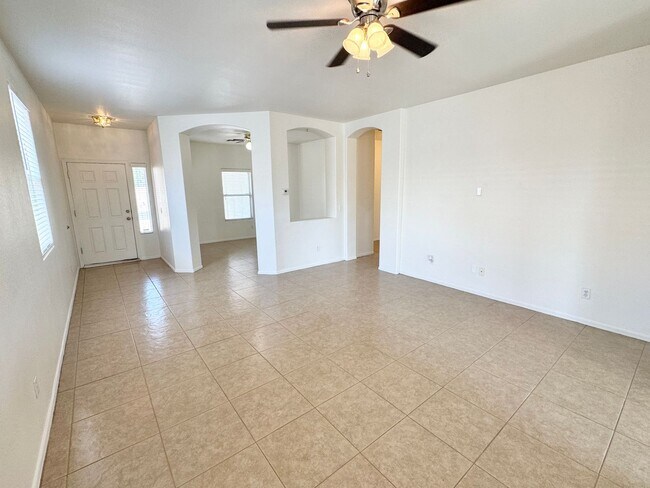 19 S 119th Ave Avondale, AZ 85323 photo 5