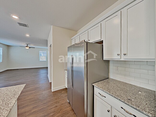 12502 N 60th Ave Glendale, AZ 85304 photo 4